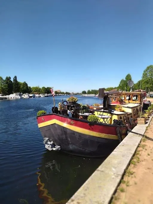 Studio Sympa Avec Petit Dejeuner Entre Canal Et Loire Roanne France