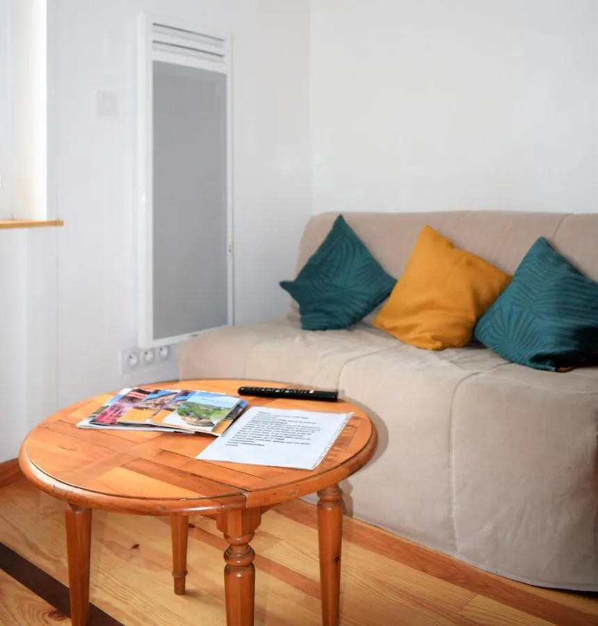 Studio Sympa Avec Petit Dejeuner Entre Canal Et Loire Roanne